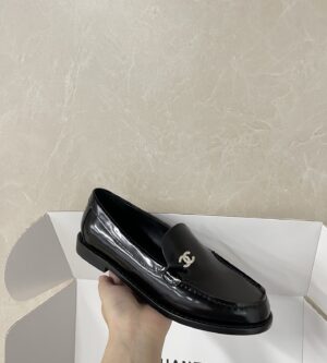 샤넬 25SS 크리스탈 CC 로고 로퍼 G45615