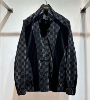 루이비통 플록드 다미에 테크니컬 트랙수트 톱 자켓 1AHBG4