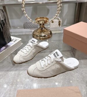 미우미우 플룸 스웨이드 뮬 5E467E