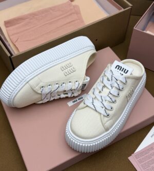 미우미우 데님 뮬 스니커즈 5E390E