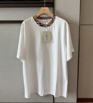 버버리 체크 트리밍 코튼 티셔츠 8110100