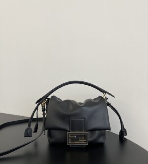 펜디 맘마백 스몰 숄더백 8BS105A