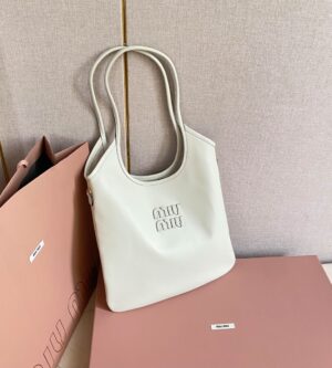 미우미우 아이비 보부상 가방 토트백 5BG231