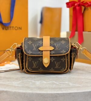 루이비통 카고 웨어러블 월릿 크로스백 M14742