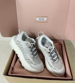 미우미우 테크니컬 스니커즈 5E480E