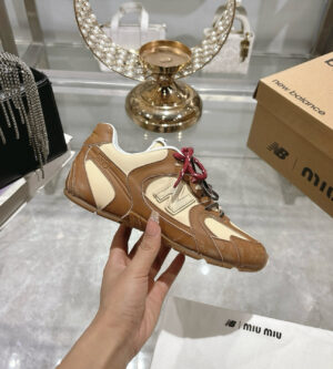 미우미우 뉴발란스 SL 데코 로우탑 스니커즈 5E165E