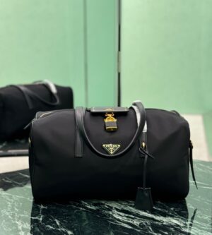 프라다 삼각로고 테수토 나일론 보스턴백 1BB135