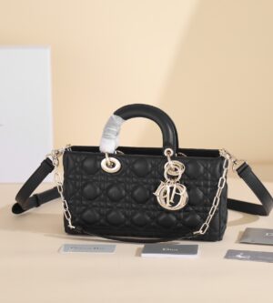 디올 레이디 디 조이 토트백 M0540ONGE