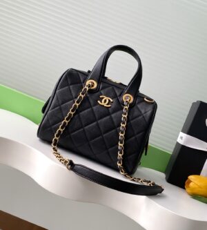 샤넬 25A 공방 볼링백 스몰 페이턴트 체인 미니 볼링 보스턴백 크럼블드 블랙 AS5578