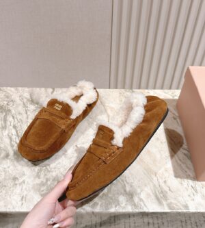 미우미우 루슈 시어링 스웨이드 로퍼 5D341E