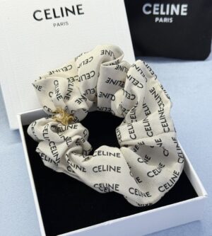 셀린느 스크런치 레유르 트리오페 시그니처 인그레이빙 머리끈 2컬러 46Y352SIB