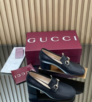 구찌 홀스빗 로퍼 펌프스 ‎832443