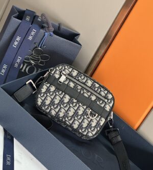 디올 사파리 미니 스트랩백 남성 크로스백 2ESWS011YKY