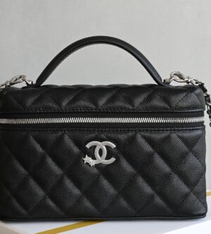 샤넬 체인 코스메틱 케이스 숄더백 AP4854