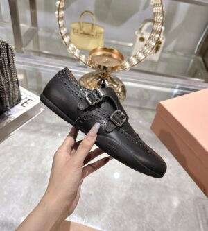 미우미우 25FW 브로그 레더 버클 로퍼 플랫 슈즈 5E510E