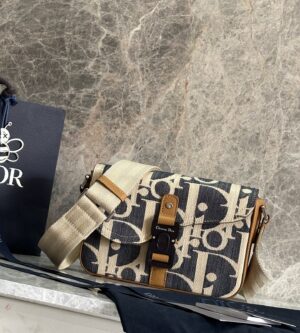 디올 오블리크 새들 스트랩 숄더백 블루 베이지 1ADPO398ROM