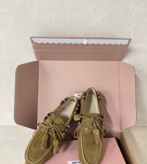 미우미우 25FW 여성 스웨이드 태슬 로퍼 5D518E