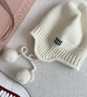 미우미우 캐시미어 방울 폼폼 니트 비니 모자 5HC324