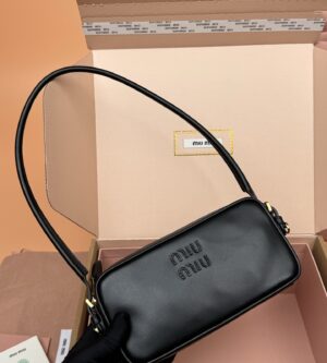 미우미우 마테라쎄 나파 가죽 파우치 숄더백 5NE024