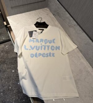 루이비통 엠브로이더드 시그니처 티셔츠 1AIKD4