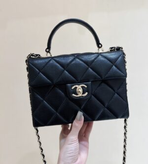 샤넬 24SS CC로고 탑핸들 턴락 플랩백 블랙 AS4711