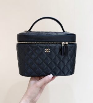 샤넬 클래식 베니티 파우치 코스메틱백 숄더백 AP2573