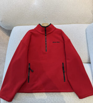 미우미우 플리스 반집업 맨투맨 MJL043