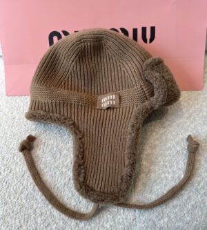 미우미우 울 캐시미어 시어링 트래퍼 햇 모자 5HC386