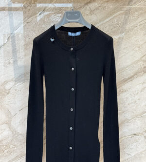 프라다 립 조직 니트 울 가디건 P25O06