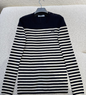 프라다 스트라이프 울 니트 P24Z2Q