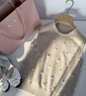 미우미우 자수 장식 캐시미어 베스트 니트 조끼 MMV331