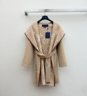 루이비통 벨티드 더블 페이스 후디드 랩 코트 1A99K3