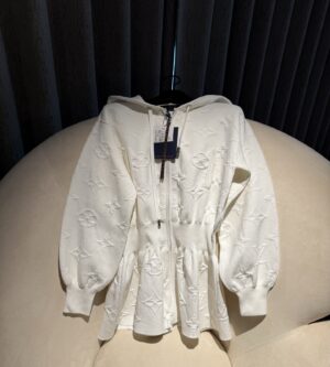 루이비통 3D 모노그램 페플럼 후디 니트 자켓 1AHZDK