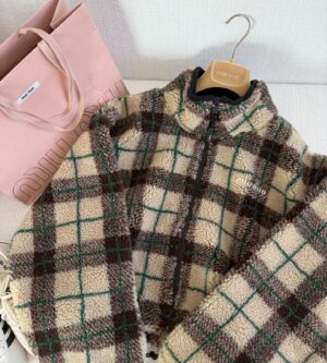 미우미우 체크 테디 플리스 자켓 MJLA33