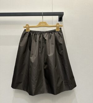 미우미우 초콜렛 나일론 스커트 MG2425