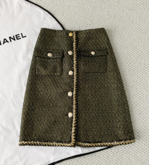 샤넬 25FW 골드 블랙 트위드 스커트 P80466