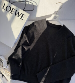 로에베 브이넥 울 니트 S359Y14KJ0