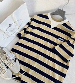 프라다 스트라이프 반팔 티셔츠 39610