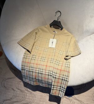 버버리 그라데이션 체크 코튼 티셔츠 81190221