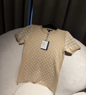 루이비통 모노그램 허니콤 반팔 니트 탑 1AJEZW