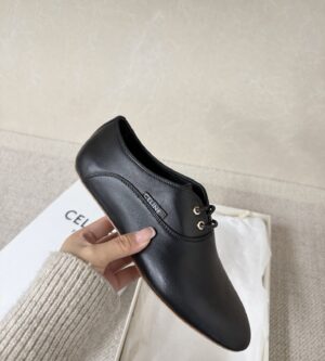 셀린느 램스킨 발레 레이스업 슈즈 365915272C