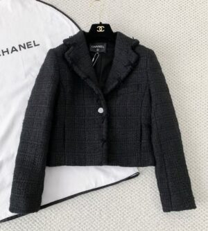 샤넬 25FW 트위드 자켓 리본 CC로고 체크 울 크레이프 블랙 P80397