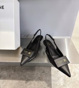 셀린느 램스킨 시그니처 라벨 슬링백 펌프스 366415268D