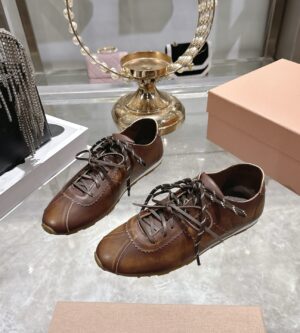 미우미우 플룸 가죽 스니커즈 5E602E