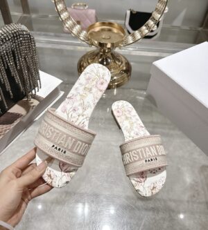 디올 디웨이 Dway 뮬 슬리퍼 KCQ209CDI