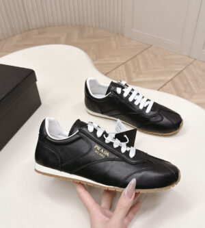 프라다 26SS 스니커즈 1E152O