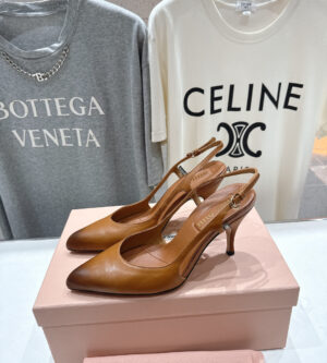 미우미우 레더 슬링백 펌프스 5I555E