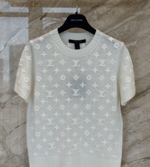 루이비통 엠브로이더드 모노그램 반팔 니트 1AJZ85