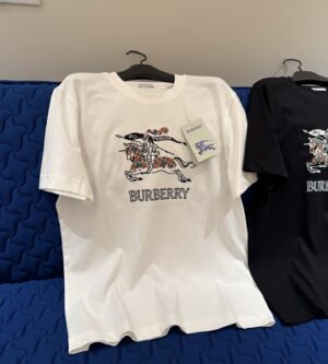 버버리 EKD 스케치 코튼 티셔츠 81210341