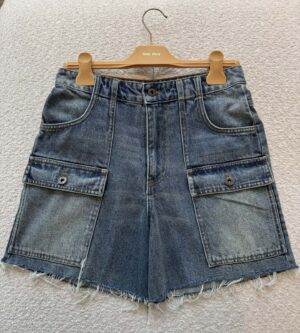 미우미우 워싱 패치 포켓 데님 반바지 GWP600